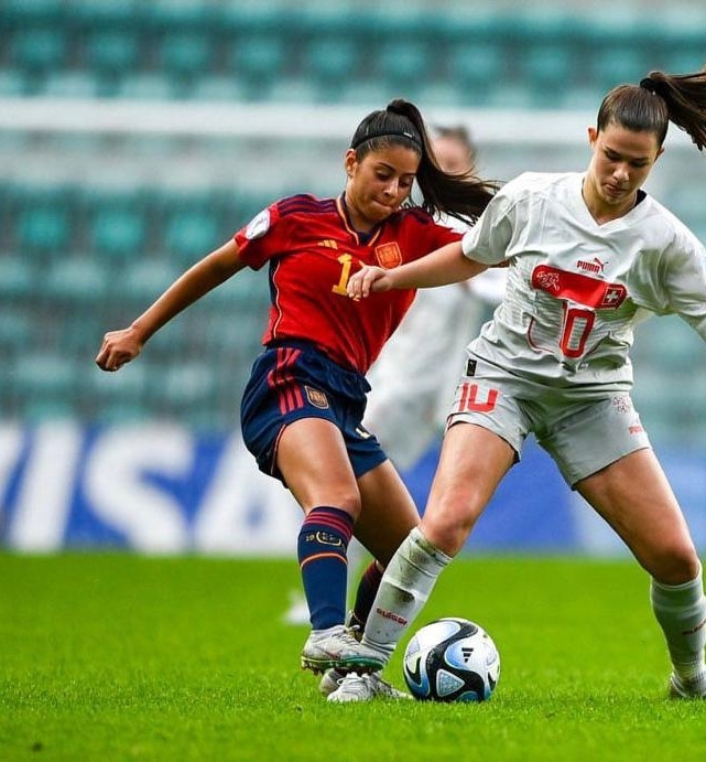 Kn_Football's tweet photo. 📢 Nuestra #knplayer Noe Bejarano ha sido convocada para la siguiente concentración del 25 al 27 de marzo con la selección española sub 19!!! 😃🇪🇦
.
#selección
#NoeBejarano
#futfemenino 
#futfem 
#futbolfemenino 
#womensoccer 
#togetherwearestronger 
#juntossomosmasfuertes https://t.co/kvim9oE3Au