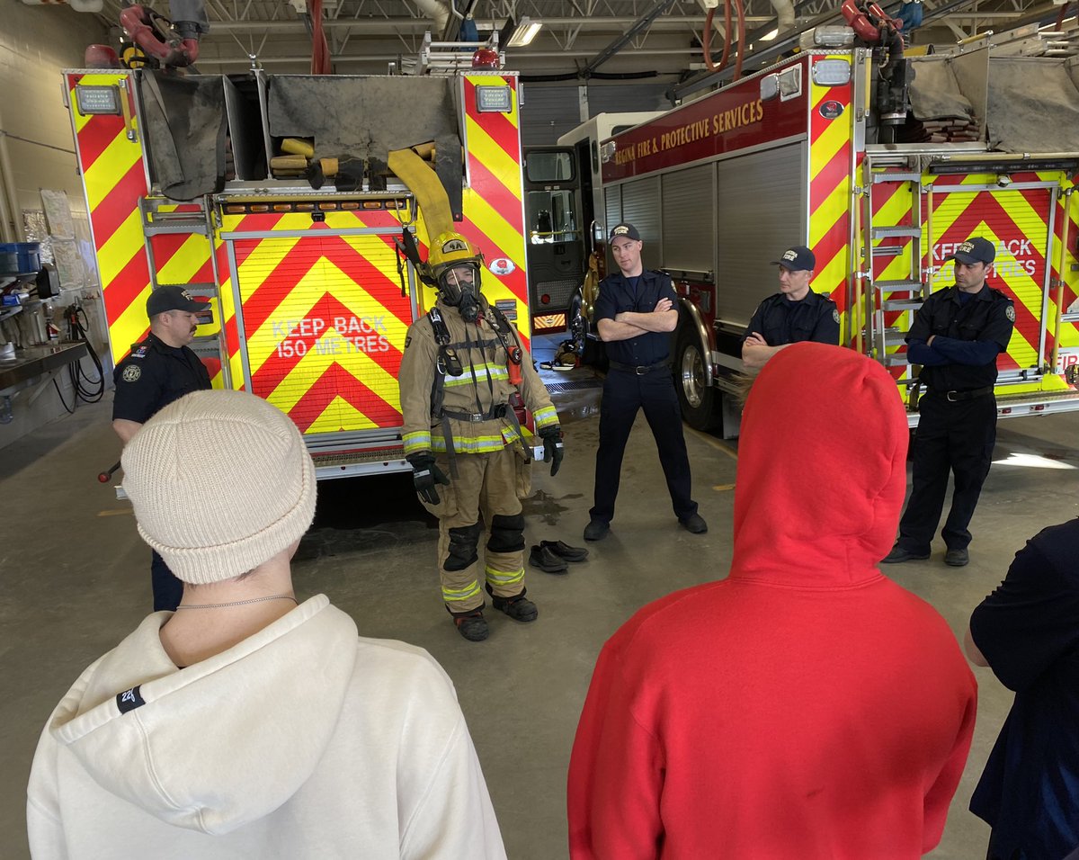Regina_Fire's tweet image. Scott Police Academy @scott_academy visited Firehall 4 today to learn about the job! #yqr