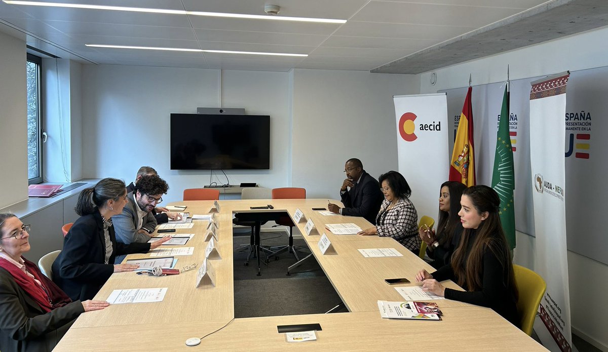 Just signed a new strategic partnership with our sister agency <a href="/NEPAD_Agency/">AUDA-NEPAD</a> focusing on empowering African youth and women to unleash their full potential

An initial €5️⃣M to help energize Africa in line with <a href="/_AfricanUnion/">African Union</a> 2063 Agenda

Great to catch up <a href="/nardosbthomas/">Nardos BEKELE-THOMAS</a> &amp; team!