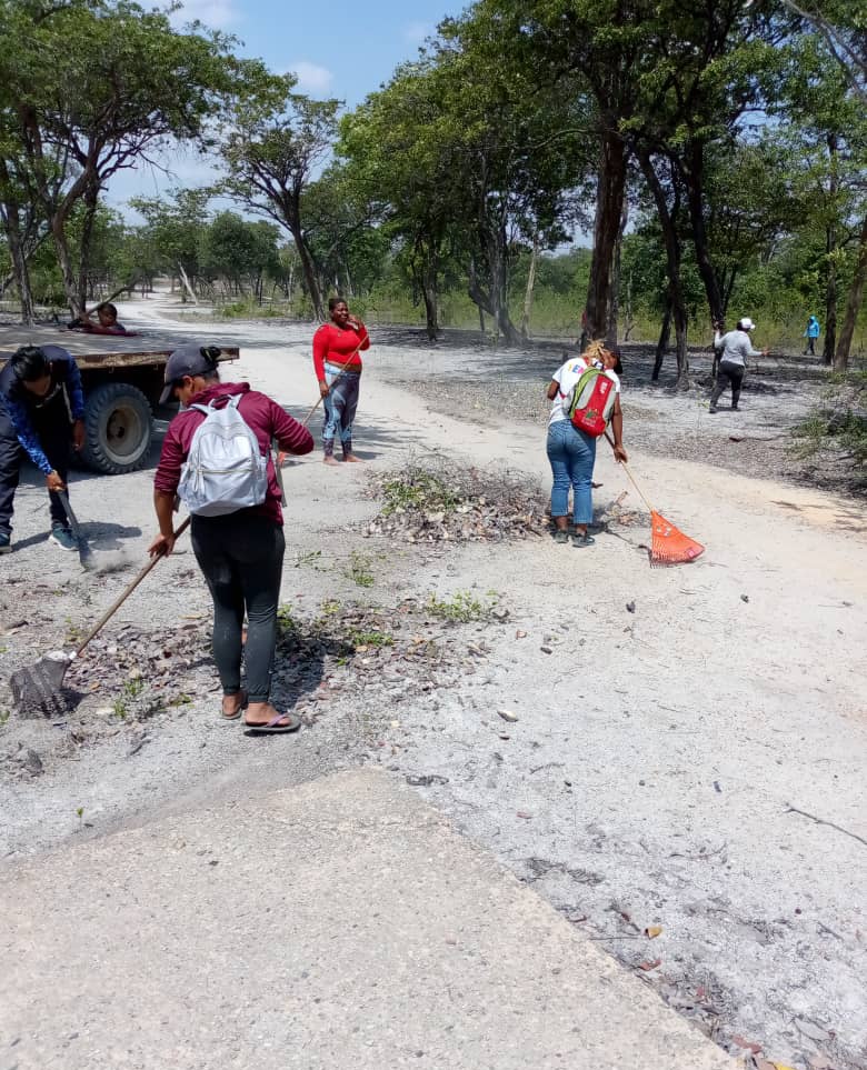 LuishPSUV's tweet photo. #19Mar Nos preparamos para recibir a propios y visitantes en esta semana santa 2024, gracias a las labores de mantenimiento de nuestro equipo de la alcaldia ya se encuentran listos para el disfrute de los turistas los balnearios curarupa y bongo.
#VenezuelaEsAlegríaYPaz https://t.co/LrpVIoHtsC