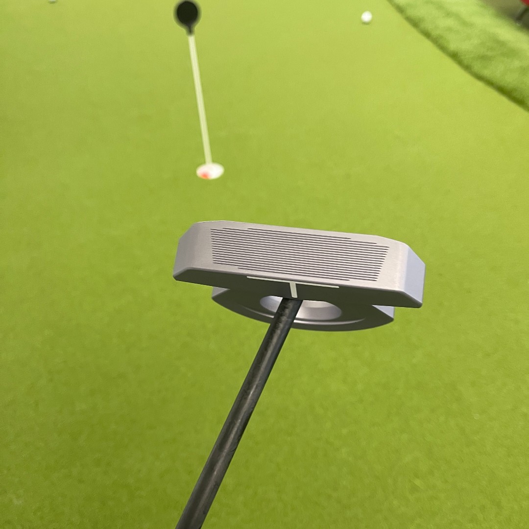 2ndSwingGolf's tweet image. Phil Mickelson was recently spotted practicing with this L.A.B. Golf DF3! ⛳  What are your thoughts on this smaller version of the original L.A.B. Directed Force? 

This putter will be available online soon! bit.ly/43nSx2Z
#tradeintuesday #2ndswinggolf #labgolf