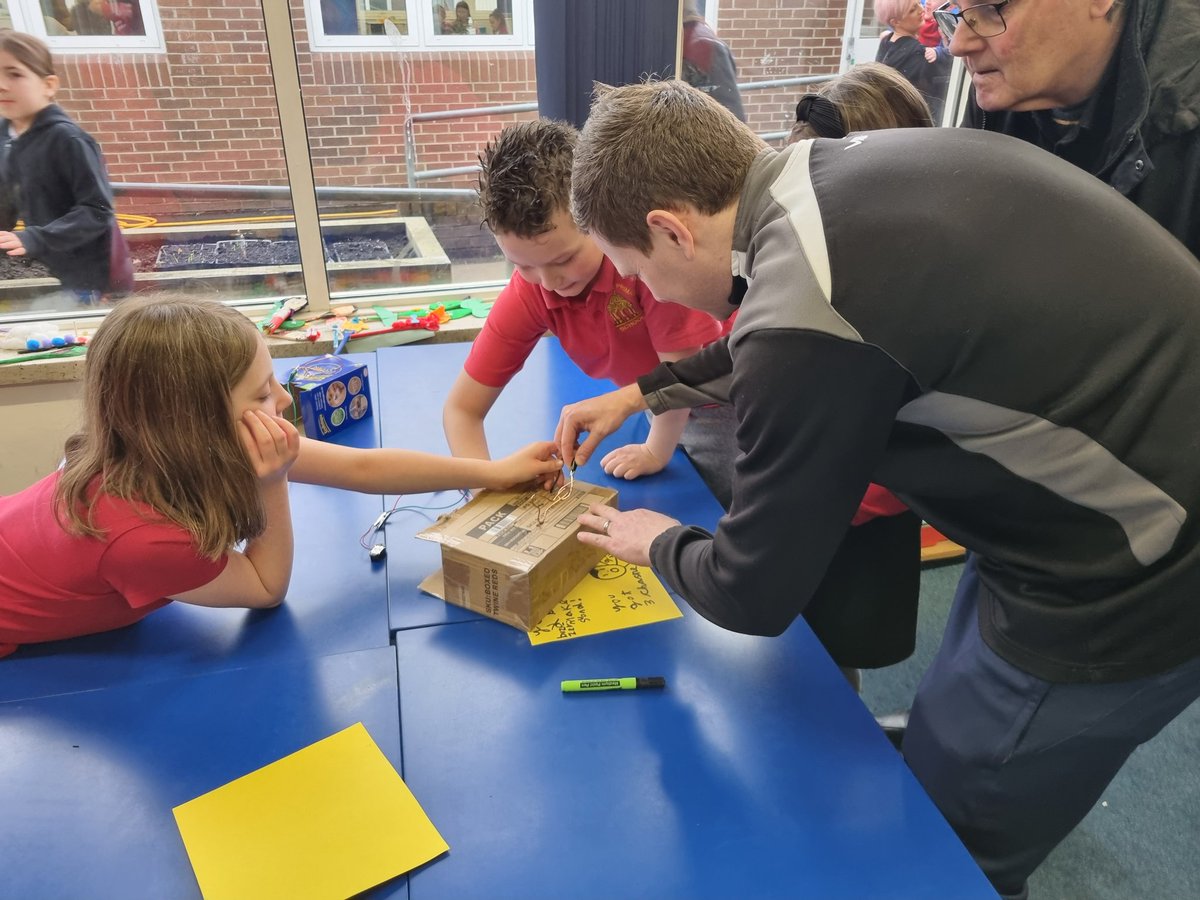 Caedraw Primary Sch tweet media