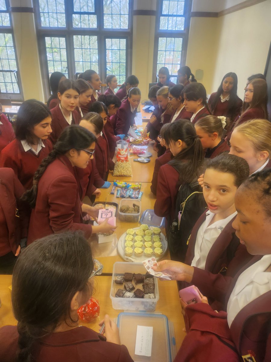 eirianruth's tweet photo. Amazing efforts from my brilliant tutor group raising money for Well-Good charity 👏💧 https://t.co/oFdEXoHGLB https://t.co/pW62D3gW9r