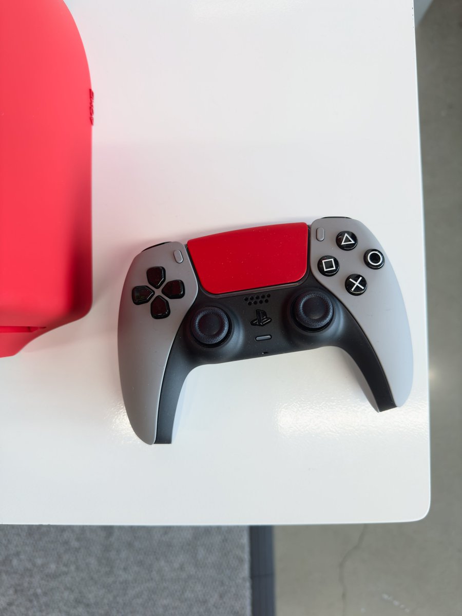 Two-faced PS5, anyone? 🔴⚫️ @ColorWare will give 1 random person who follows and RTs this tweet a PS5 slim in whatever colors they want for free! Good luck 😈