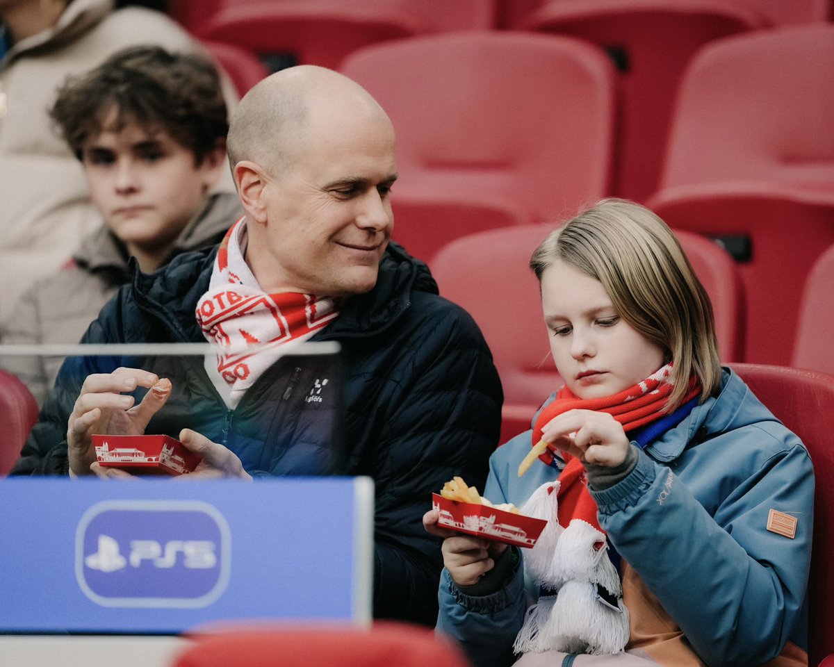 AjaxVrouwen tweet picture