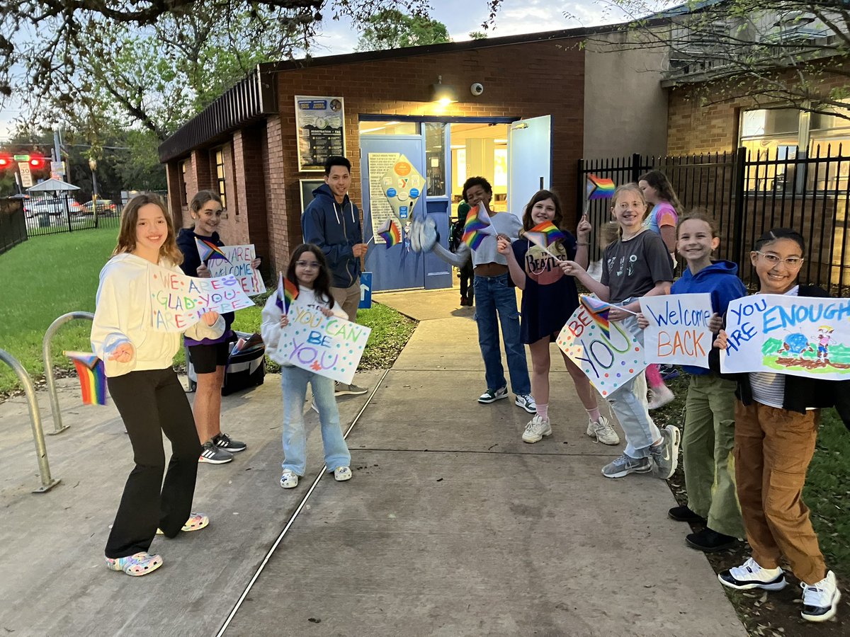 Happy Pride Week <a href="/AustinISD/">Austin ISD</a>!! We welcome all <a href="/Joslin_ES/">Joslin Elementary</a>! Thank you student council for starting our week off with a warm welcome 🏳️‍🌈
