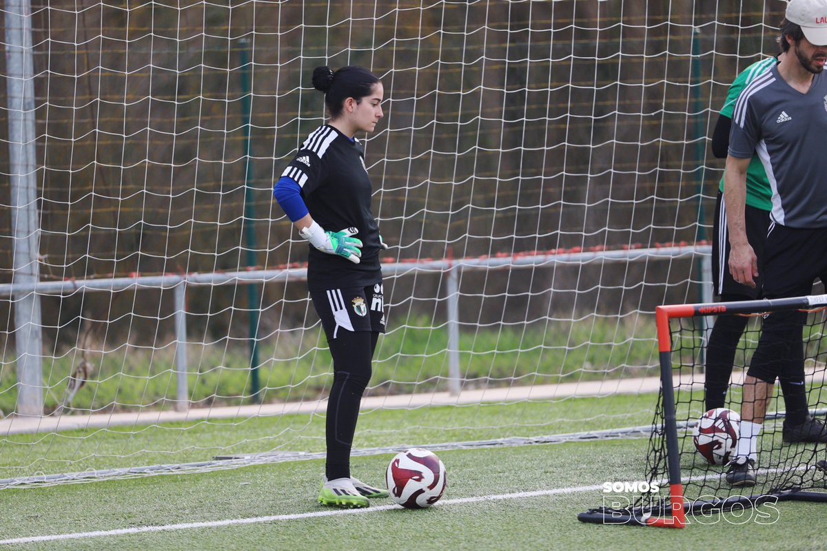 bcffemenino's tweet photo. @LaFactoriaBCF 🤜🏼🤛🏼 #BCFFem
🧤 Tecnificación de porter@s 🧤
#SomosFemenino | #SomosCantera | #SomosBurgos https://t.co/pfTLjQUOlN
