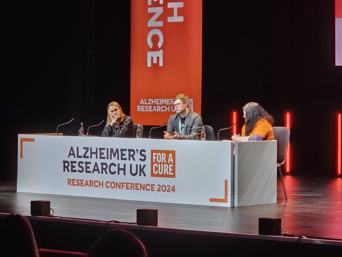 Finishing off the ECR day at #arukconf24 with a really interesting discussion at the careers panel. Had great fun earlier chairing for the first time during the multiomics and AI session!