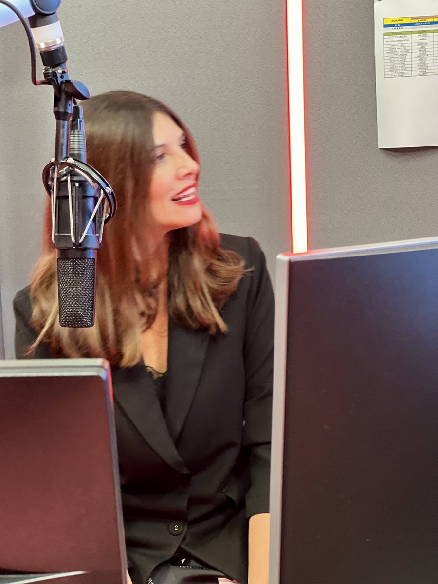 Venerdì in #radio vi porto con #iviaggidibibi a #panama e nella #costarica, ricordando le #travelexperience più autentiche che mi hanno fatto scoprire i due Paesi del #centroamerica. Vi aspetto da @silviasalemi_official su @isoradio.rai ad #avantitutta su 103.3 FM dalle ore 19