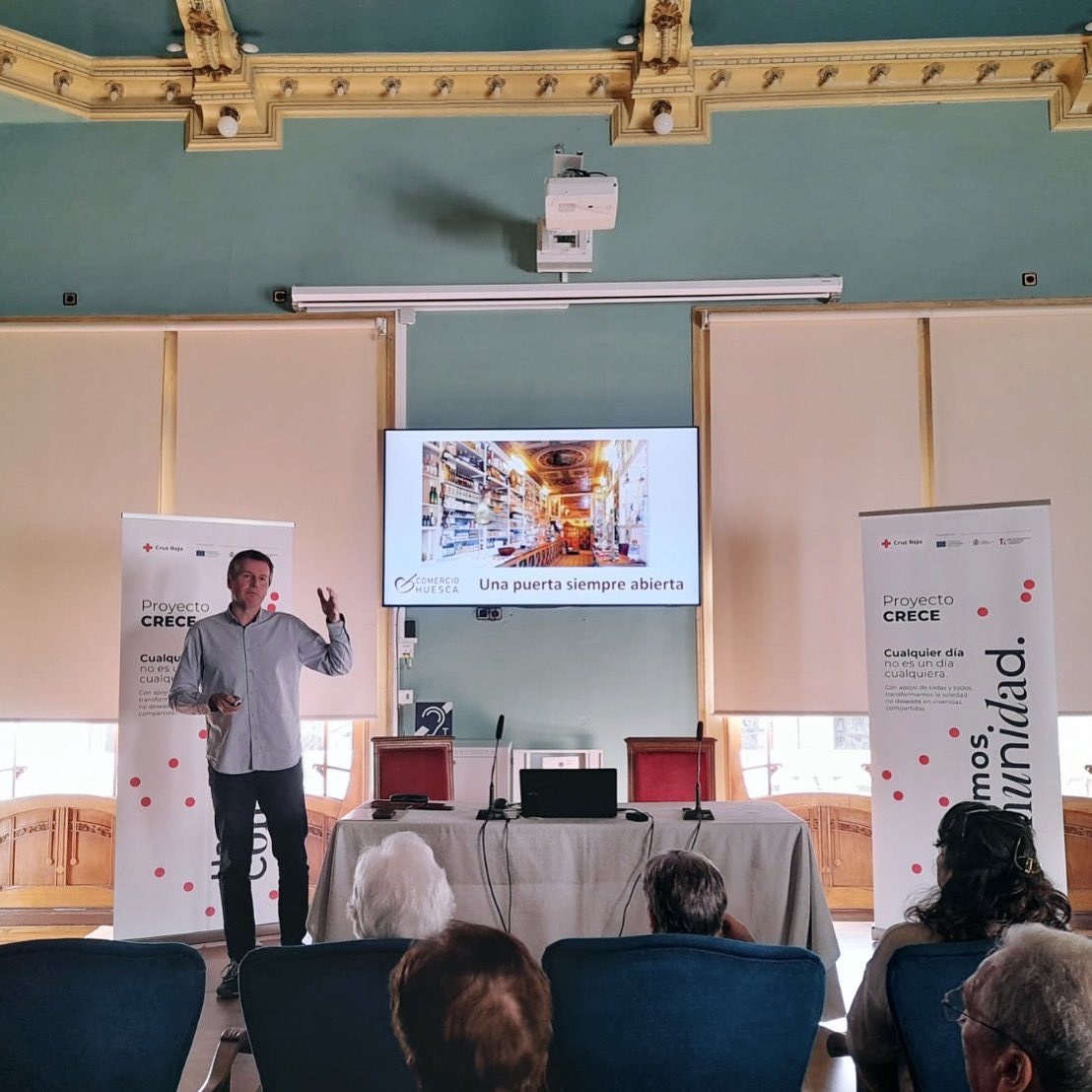 comerciohuesca's tweet photo. El Comercio de Huesca ha participado esta mañana en el ciclo de charlas "Haciendo comunidad contra la Soledad No Deseada" que organiza Cruz Roja en #Huesca, a través de su maravilloso #proyectoCRECE @cruzrojahuesca https://t.co/a8wgjMiggk