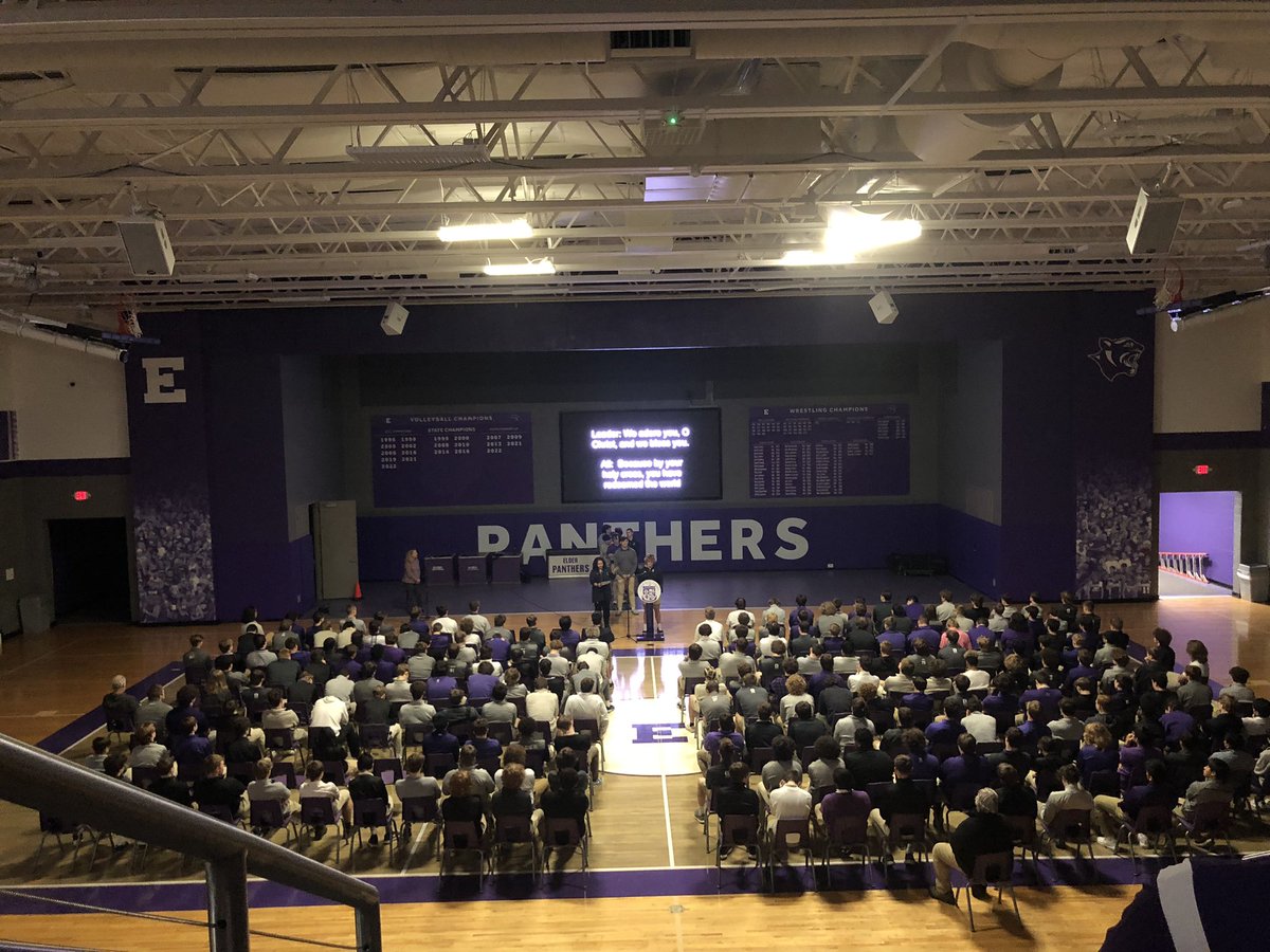 ElderHighSchool's tweet image. Our Catholic Social Teaching Class beautifully led us through the Stations of the Cross this morning. 
#StationsOfTheCross #FaithInAction
#Altiora