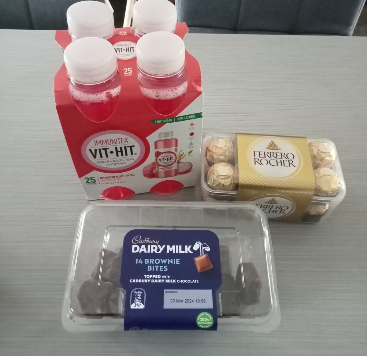 lone2713's tweet photo. Happy Birthday to me,almost finished my medicine so time for sugar 😂 https://t.co/rxMPBkbhoO