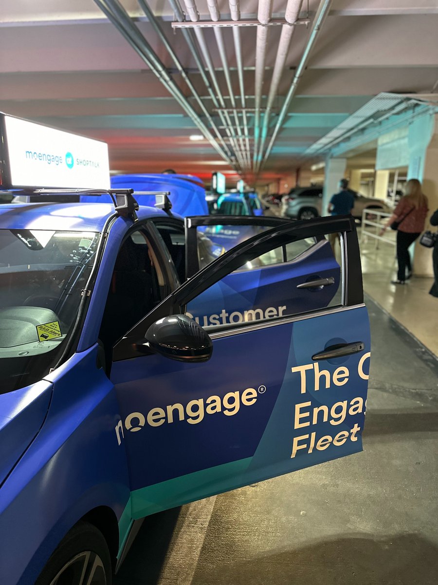 💙 We’re having an awesome time taking in everything there is to see and experience at @shoptalk. If you haven’t yet, be sure to stop by the MoEngage booth (#1878) to get your free Marketoonist t-shirt and more! #shoptalk #LasVegas