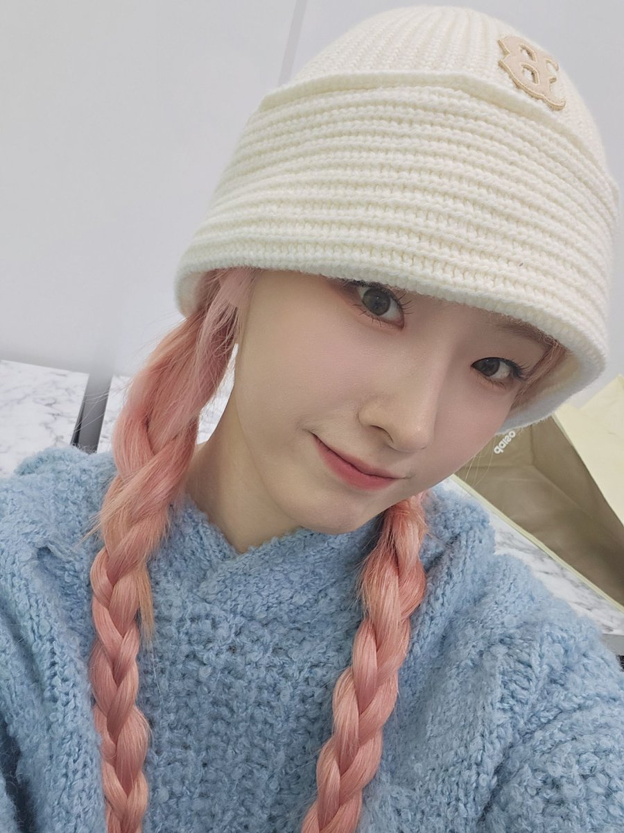 thinking of haseul tweet media