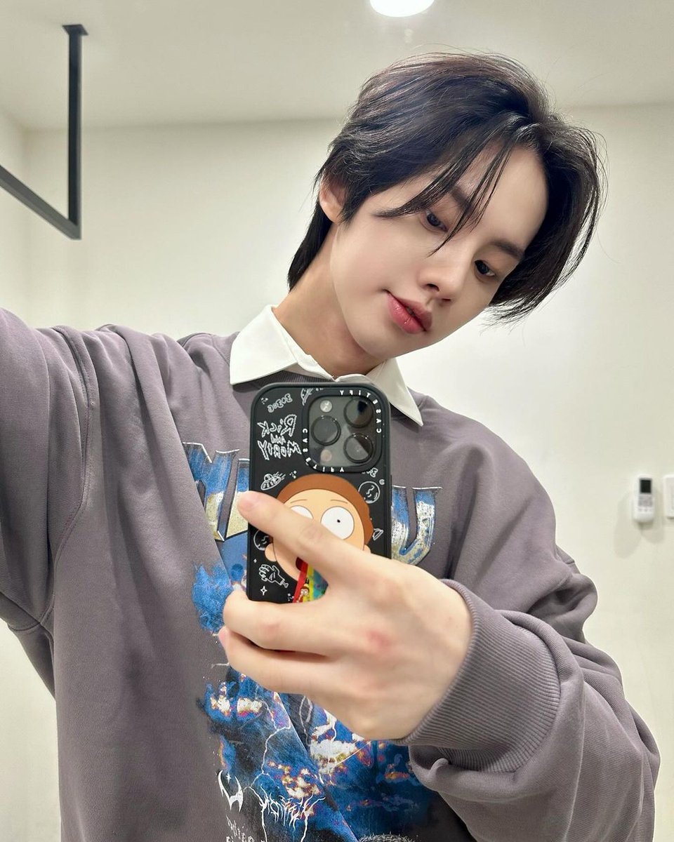 tesshmra's tweet photo. Hi Gem My nsme is Essie, i'm 19 years old, i'm from Mรฉxico, I've been since the Crush era , my bias is Win, I hope they like me
#InvasionGem https://t.co/vqiZBHS7xi