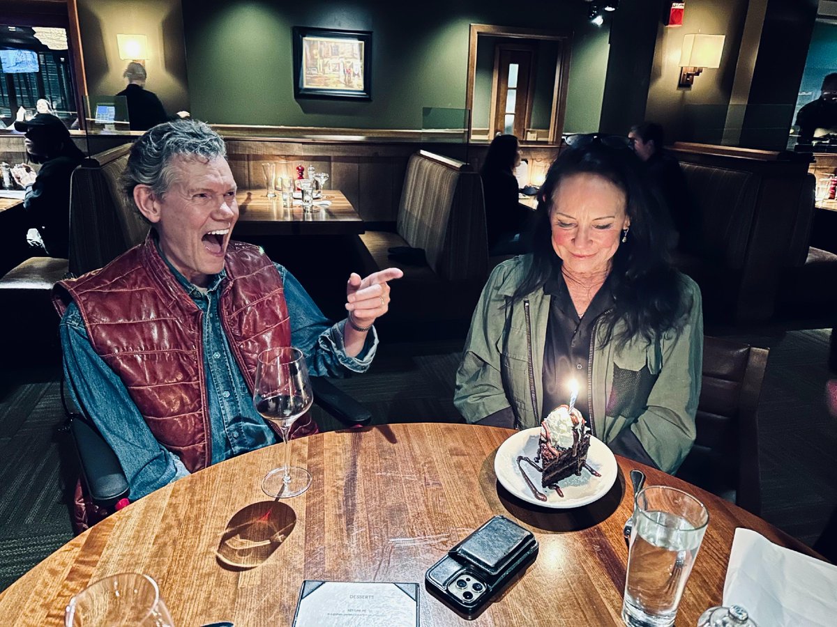 Randy Travis tweet media