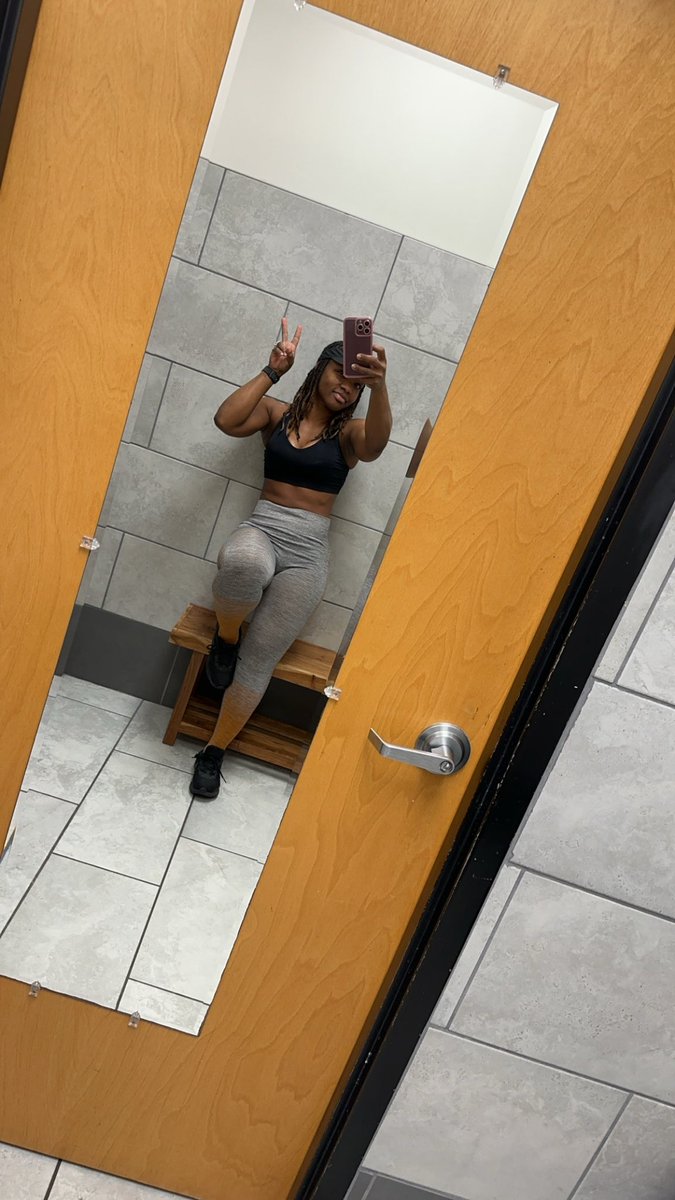 themasterbody's tweet image. Just a #mirrorreflection, but so much more. Wife, mother, entrepreneur, daughter, sister, auntie, niece, granddaughter—blessed, beautiful, energetic, and always thinking. Gracious, overachiever, miracle, angel, Leo, trainer, nutritionist, author.