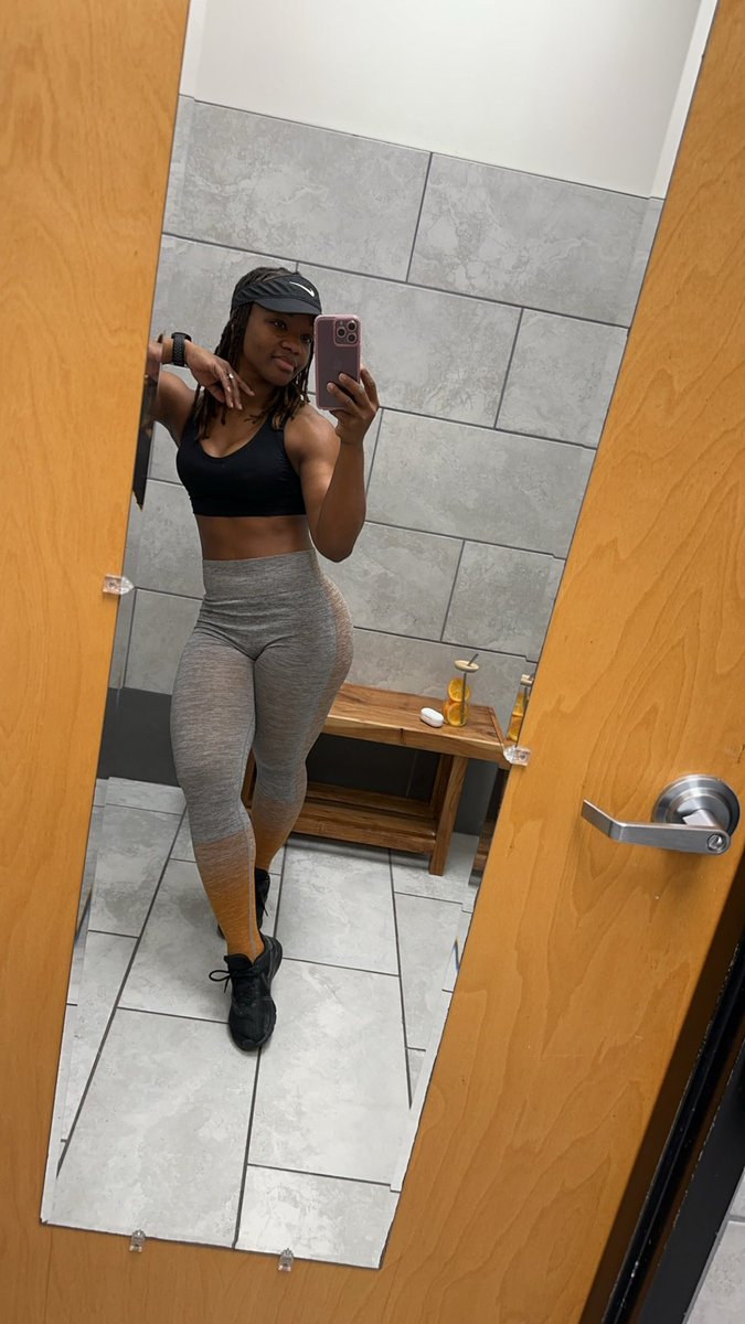 themasterbody's tweet image. Just a #mirrorreflection, but so much more. Wife, mother, entrepreneur, daughter, sister, auntie, niece, granddaughter—blessed, beautiful, energetic, and always thinking. Gracious, overachiever, miracle, angel, Leo, trainer, nutritionist, author.