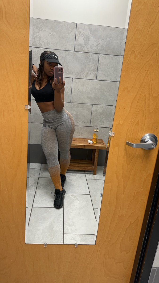 themasterbody's tweet image. Just a #mirrorreflection, but so much more. Wife, mother, entrepreneur, daughter, sister, auntie, niece, granddaughter—blessed, beautiful, energetic, and always thinking. Gracious, overachiever, miracle, angel, Leo, trainer, nutritionist, author.