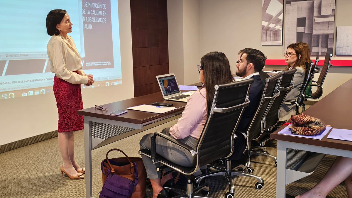 Acess_Ec's tweet photo. 🙋‍♀️La Ec. Ana Delgado, directora Ejecutiva de la #ACHPE, reiteró su compromiso para trabajar de la mano con la #ACESS para ejecutar estrategias que promuevan la calidad en salud.
Recalcó la necesidad de fortalecer la asesoría en los procesos de habilitación, vigilancia y control. https://t.co/CVDIm1c5rI