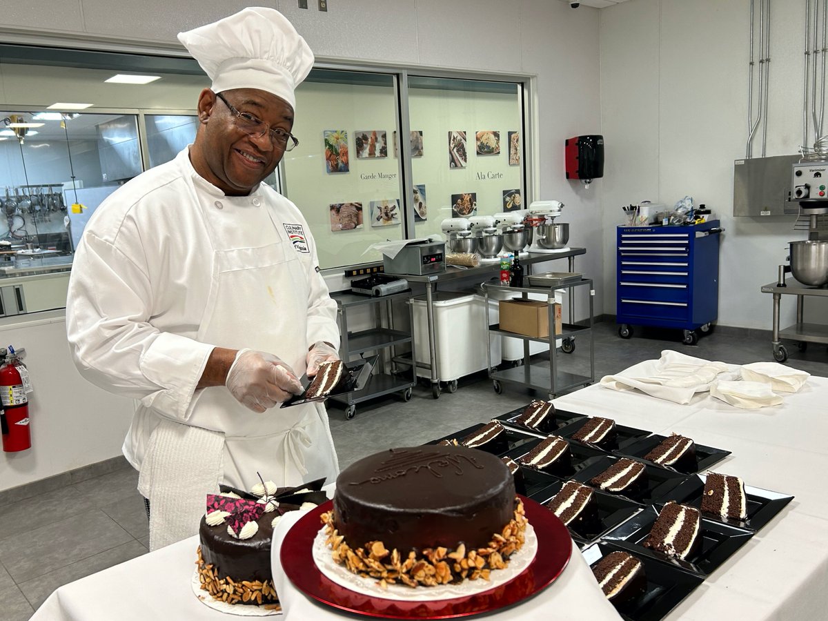 CIVChef's tweet image. #AroundCampus: Rodney Hardy and Elizabeth Wilson, CIV students at Glen Allen, Virginia, campus, crafted cakes as part of their Advanced Baking and Pastry Arts (CAA230) course. Great work!
#CIV #CulinaryArts #baking #cake