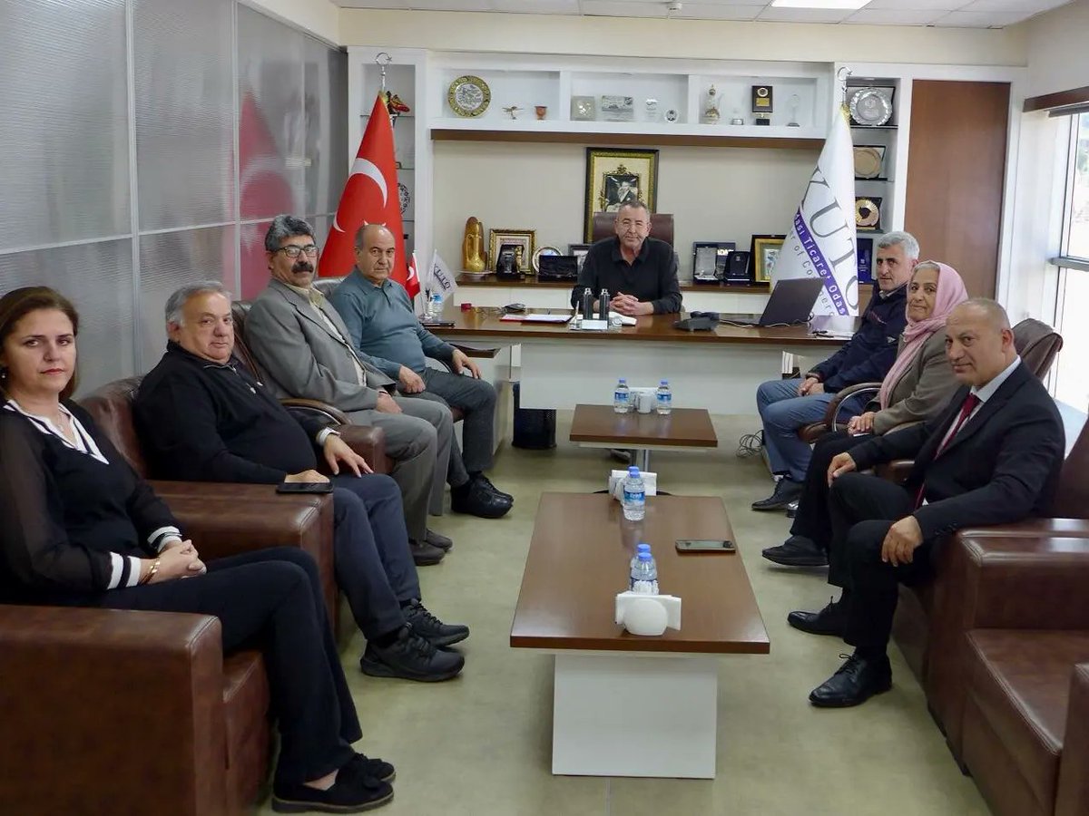 DEMKusadasi's tweet photo. Kurum ziyaretlerimiz Kuşadası Cem Evi, Siverekliler Derneği, Efes Yeni Antlaşma Kilisesi, KESO, KUTO ile devam ediyor. Yerel yönetimlerden beklentilerini dinlediğimiz kurumların nazik misafirperverliklerine teşekkür ederiz. 

#Aydın #Kuşadası #DEMParti https://t.co/8gdi3C1XCP