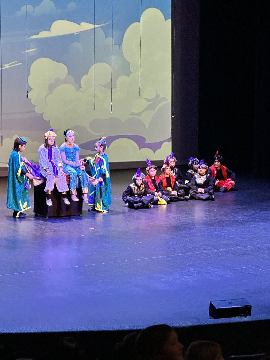 Congratulations to the students and staff of Thickwood Heights for their wonderful performance of Aladdin Jr @keyanocollege this morning 👏👏 @thickwoodArts @FMPSD #Bravo #Musical #PackedHouse