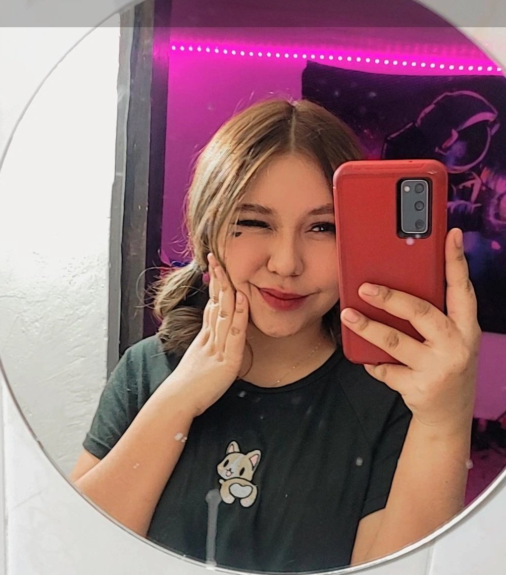 cutedaisy123's tweet photo. Smilee!!! Today ill be online on strpcht > lil_daisy7  ♡♡ https://t.co/sJX54N5CIR