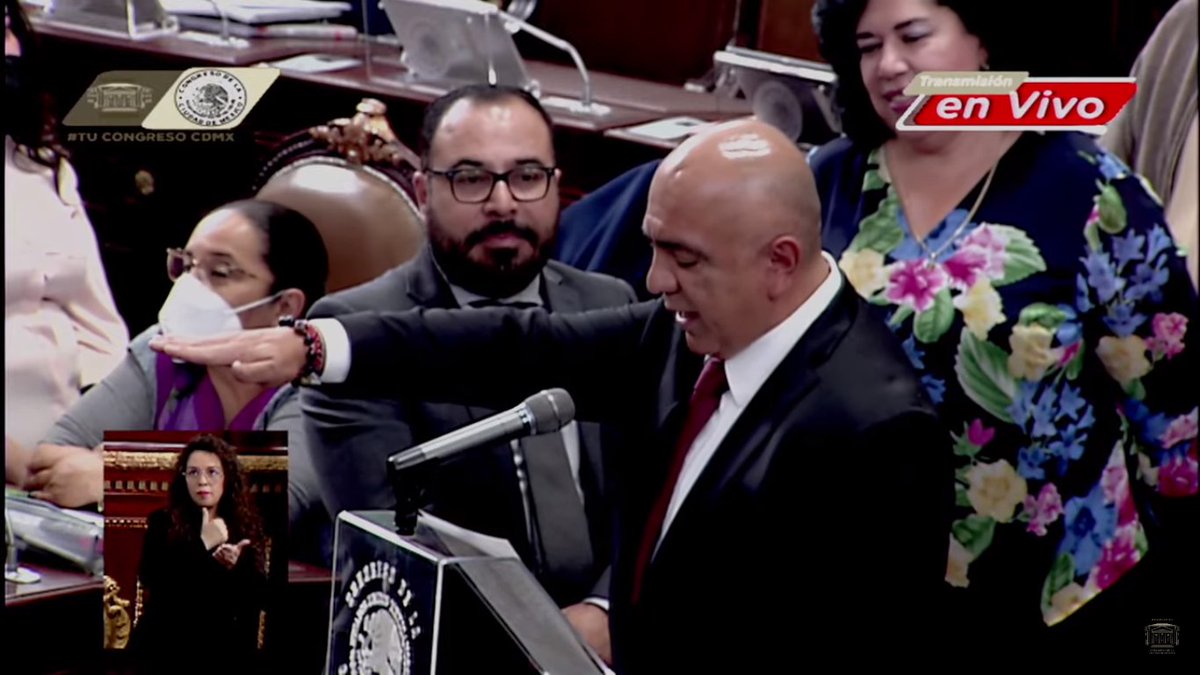 🚨#AlertaADN 

Carlos Alberto Gómez Hernández rinde protesta como alcalde sustituto en Cuajimalpa de Morelos (@AlcCuajimalpa)