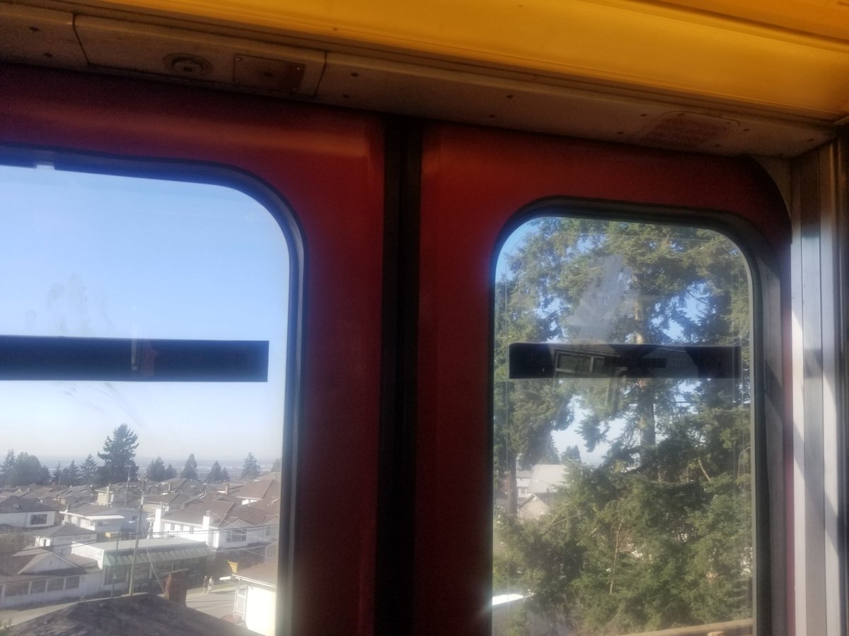 SergalProjects's tweet image. I&apos;m not sure I want to know what this handprint smear is, @TransLink - mark 1 train 138, door AD1 and BD1

I&apos;m hoping it&apos;s just a chocolate milkshake.