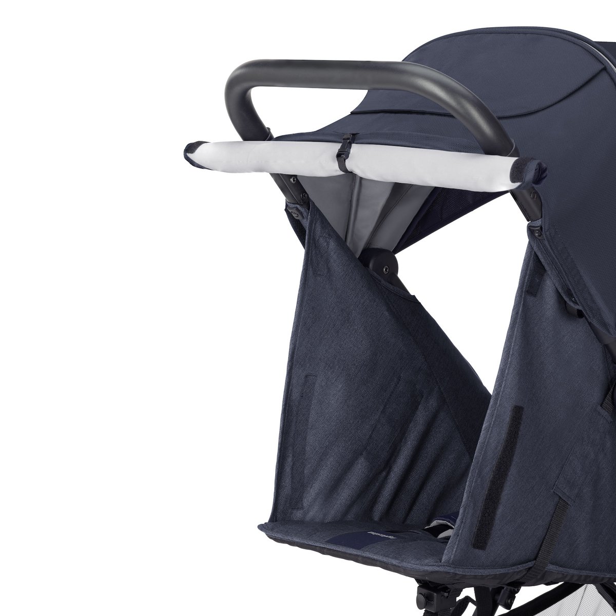 inglesinausa's tweet image. Keep cool in the upcoming summer months with rolling up the fabric on the back and secure it with the clip to stay open. This will allow even more ventilation from the back side of the stroller. You can keep it like this even when folded. 😉
#BabyWellness #Inglesina #QuidStroller