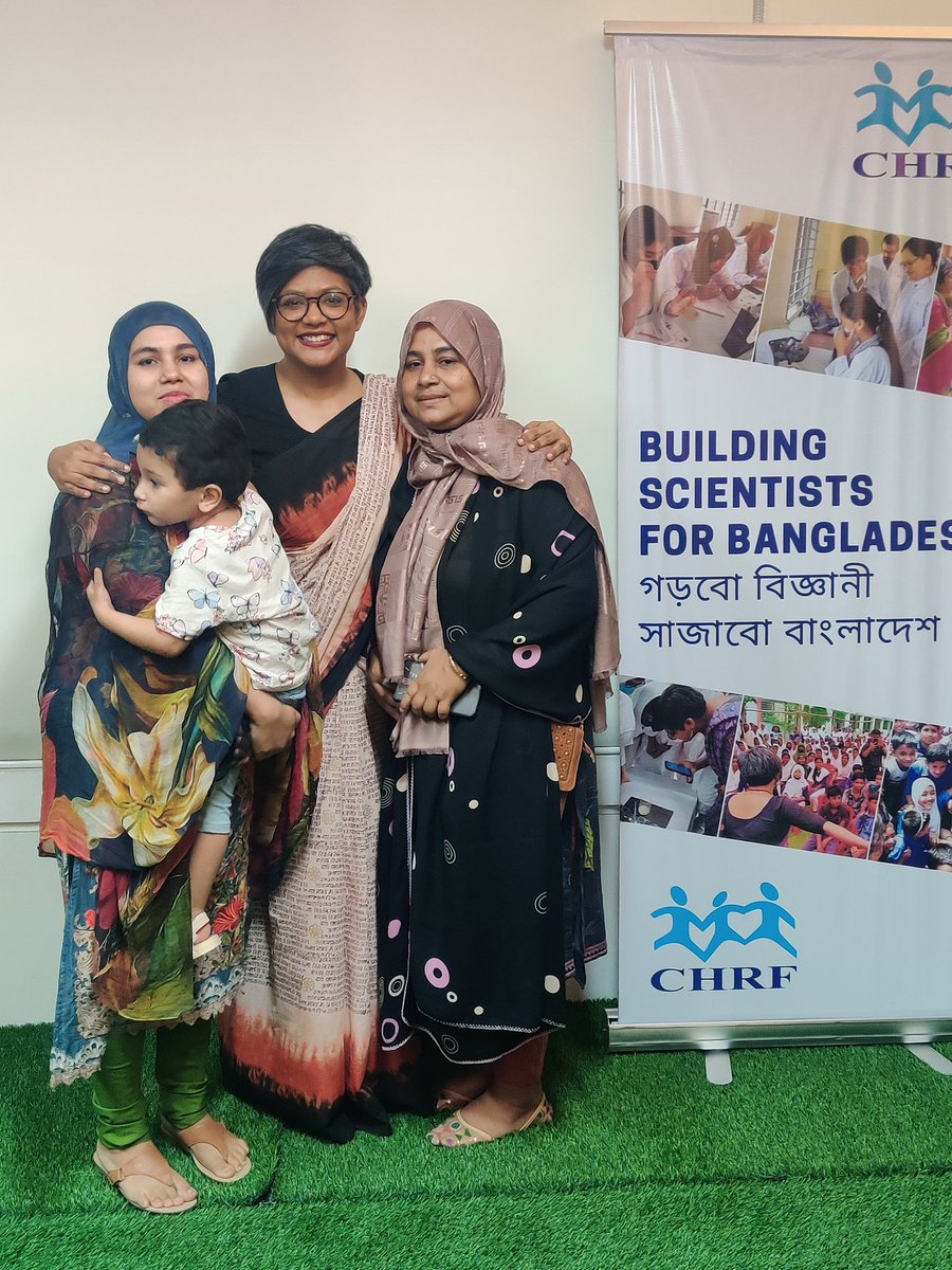 22 graduated from Building Scientists for 🇧🇩 today. 1 left a mark: A microbiologist, post-career break for family, completed a training. She brought her mom, who watched her daughter during this time & her daughter, to get started on the new journey. 1 certificate, 3 generations.