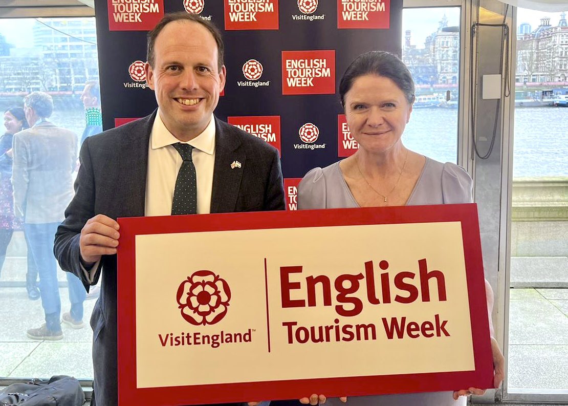 gregsmith_uk's tweet photo. Great to support English Tourism Week with @UKHospKate earlier - where the only possible conclusion is that Buckinghamshire is the best place in England to visit - come see us and spend your cash in our outstanding pubs, cafes, hotels, campsites and more! https://t.co/DarrWK5eKh