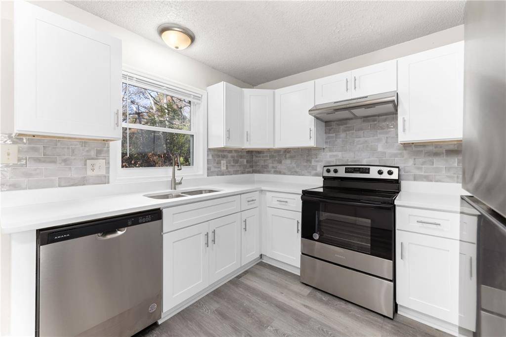 DavisTeamRE's tweet image. 121 Mark Twain CIR, Athens, GA 30605 just hit the market! #AthensGARental #Quadruplexforrent #DavisTeamRocks 

Take a look at this awesome space: eastgahomes.com/d8qy4m5x