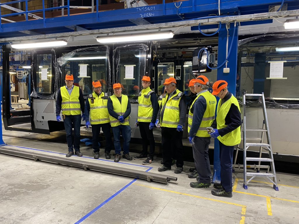 pekkasirvio's tweet photo. Tampereen Raitiotie Oy:n hallitus vieraili tänään Skoda Transtechin Otanmäen vaunutehtaalla. Ensimmäiset 2. sarjan vaunut ovat jo varustelulinjassa. Kesällä jo #Tampere’ella ja syksyllä #TampereenRatikka ottaa ne käyttöön liikenteessä. 
Kiitokset isännille #SkodaTranstech https://t.co/qNnlxmvrc2