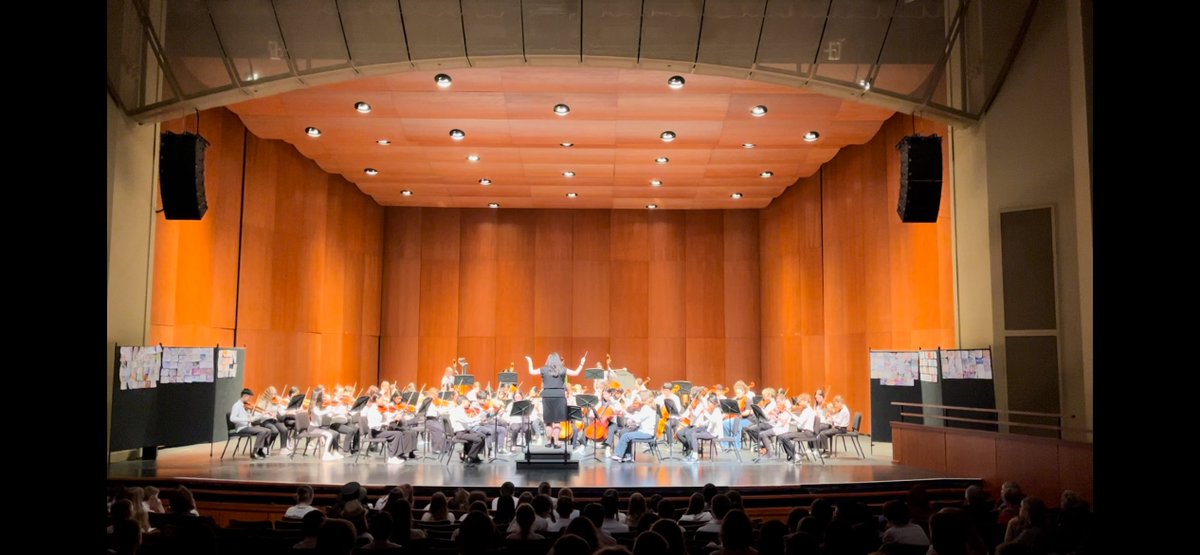 190 Orchestra, Choir and Band Students from @PPMS_SDE & @WHMS_SDE got together yesterday for the first-ever collaborative music arts day! Check out their performances! elmbrookschools.org/news-details/~…