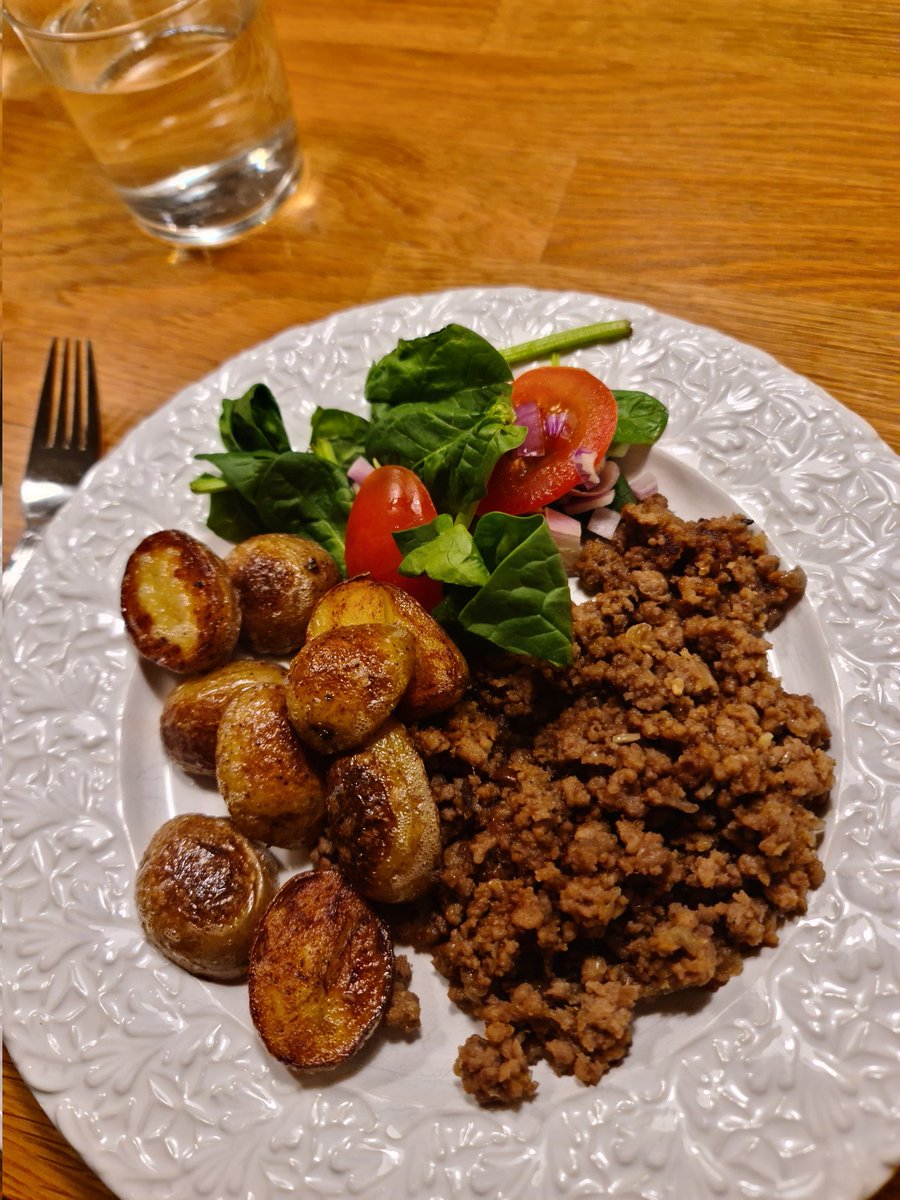 DanheimViktor's tweet image. #SoftaOfta at work #cooking ✌️💞😇🇸🇪🇪🇺🇺🇦🏴‍☠️🎶🌍💛❤️💙✨️