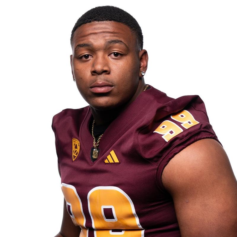 SunDevil_OSAD's tweet photo. Congratulations to our Student-Athletes of the Month! These students have demonstrated dedication to both their academic pursuits and athletic endeavors. We appreciate your effort this month! @ASUFootball @SunDevilGym @ASUSwimDive @ASUWrestling @TheSunDevils #O2V! https://t.co/aI3NSgusgR