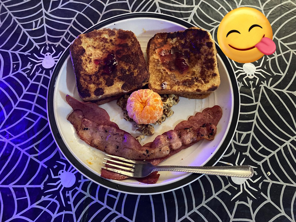 XavierRuneblade's tweet photo. Hey #XVerse Happy Tuesday,sorry if I haven’t replied back to you yet,had to create myself some delicious #Brunch 🍳 #FrenchToast #Mandarin #Facon & #Bacon,hope all had some #FuelFood today & Enjoying the beautiful begin of Spring,Love🖤to❤️🔥all🌹🎶https://t.co/hYS6g0n8k2🎶🙏♠️💀🌹 https://t.co/UI66CrVP0o
