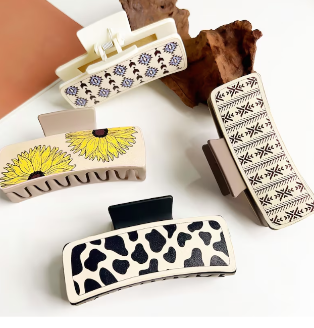 salonMonster tweet media