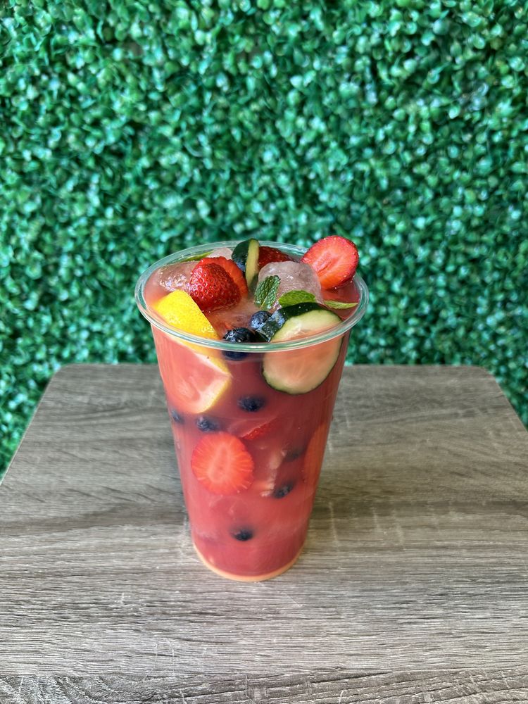 We use only the freshest fruits, ensuring that every sip is bursting with flavor and packed with nutrients. Come by our nutrition juice bar today in Corona, CA! #NutritionJuiceBar #TheNutritionStation nutritionalshopcorona.com/contact