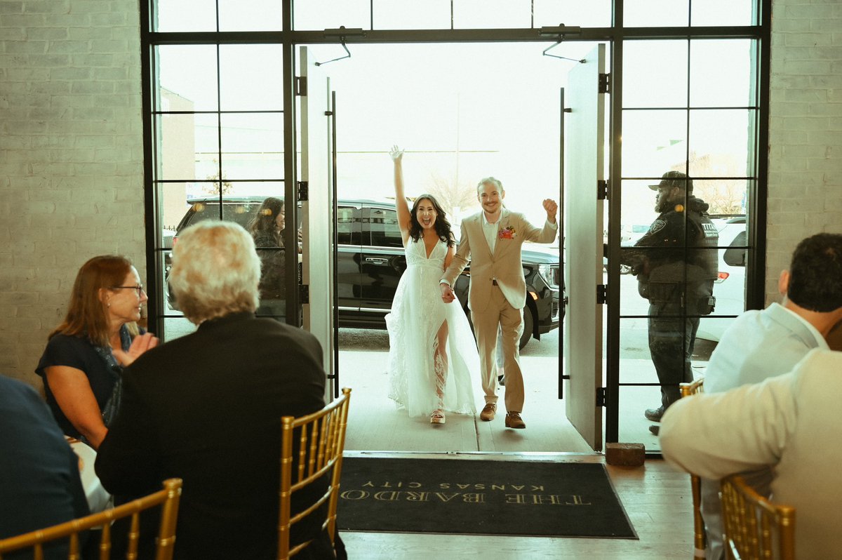 chloenneuk's tweet photo. i’m a WIFE!!!! https://t.co/aCU2y1roah
