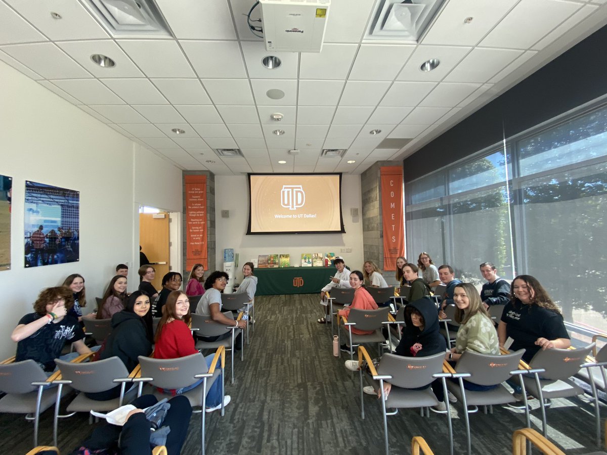 rwallace311's tweet photo. THANK YOU @UT_Dallas for hosting our @gcisdAVID #AVID2 learners today! We loved visiting with you guys and learning more about your campus and various opportunities! @GCISD @AlexFingers7 @Grapevine_HS https://t.co/ZFjAniL9Ok