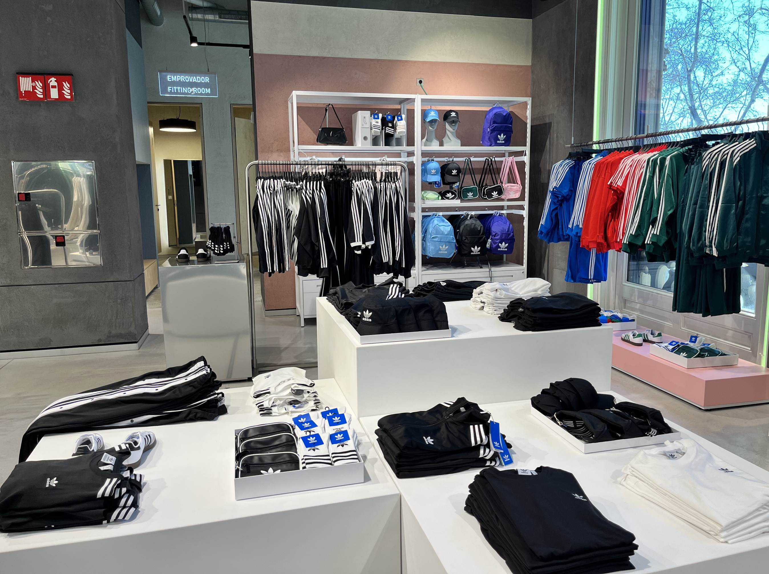Luca Peruzzi on X Adidas Barcelona Spring 2024 Menswear Collection black sweatshirts and trousers white and black T shirts hats with visor and accessories adidas ispirablog https t XBkhzpCsiW X