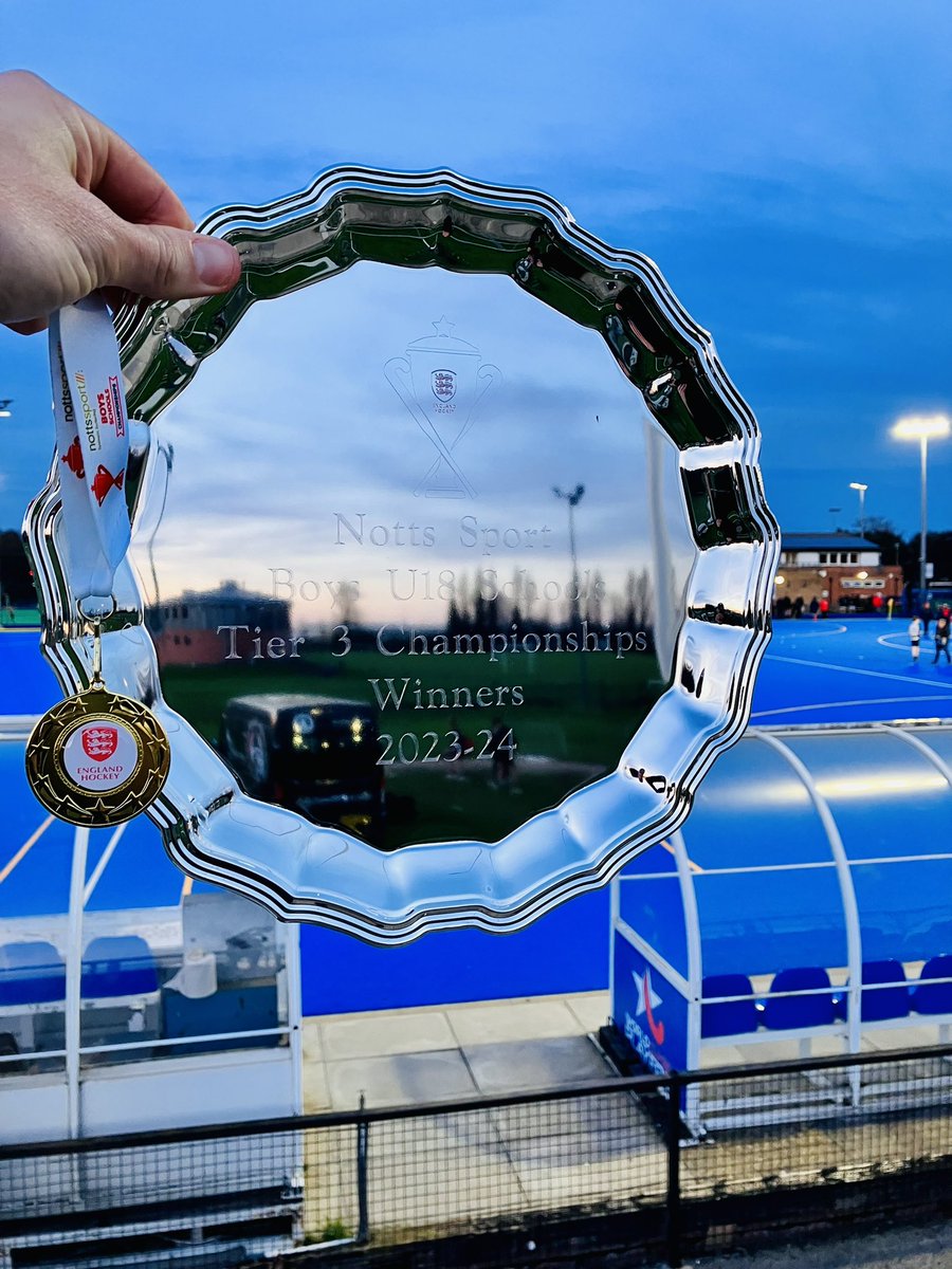 execollsport's tweet photo. Congratulations to our boys hockey academy team on winning the U18 @EnglandHockey Tier 3 Finals. The first time an @ExeterCollege team has won this event. An outstanding achievement by the team well done 👏 🏆🥇#ExeCollProud
@DevonHockey 
@HockeyWestUK 
@VX3apparel https://t.co/VAVA71IwC7