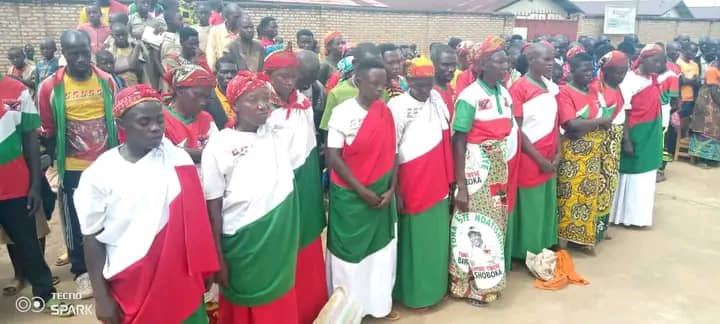 Abagumyabanga ni ba bitumwako mubikorwa vyiterambere.guma kukivi "NTIVYIZANA BIRARONDERWA"