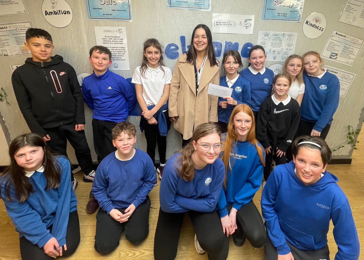Some of our P7 pupils handing over their donation to @archiegrampian today. The pupils chose to donate to local charities - a thank you to everyone who helped raise so much!