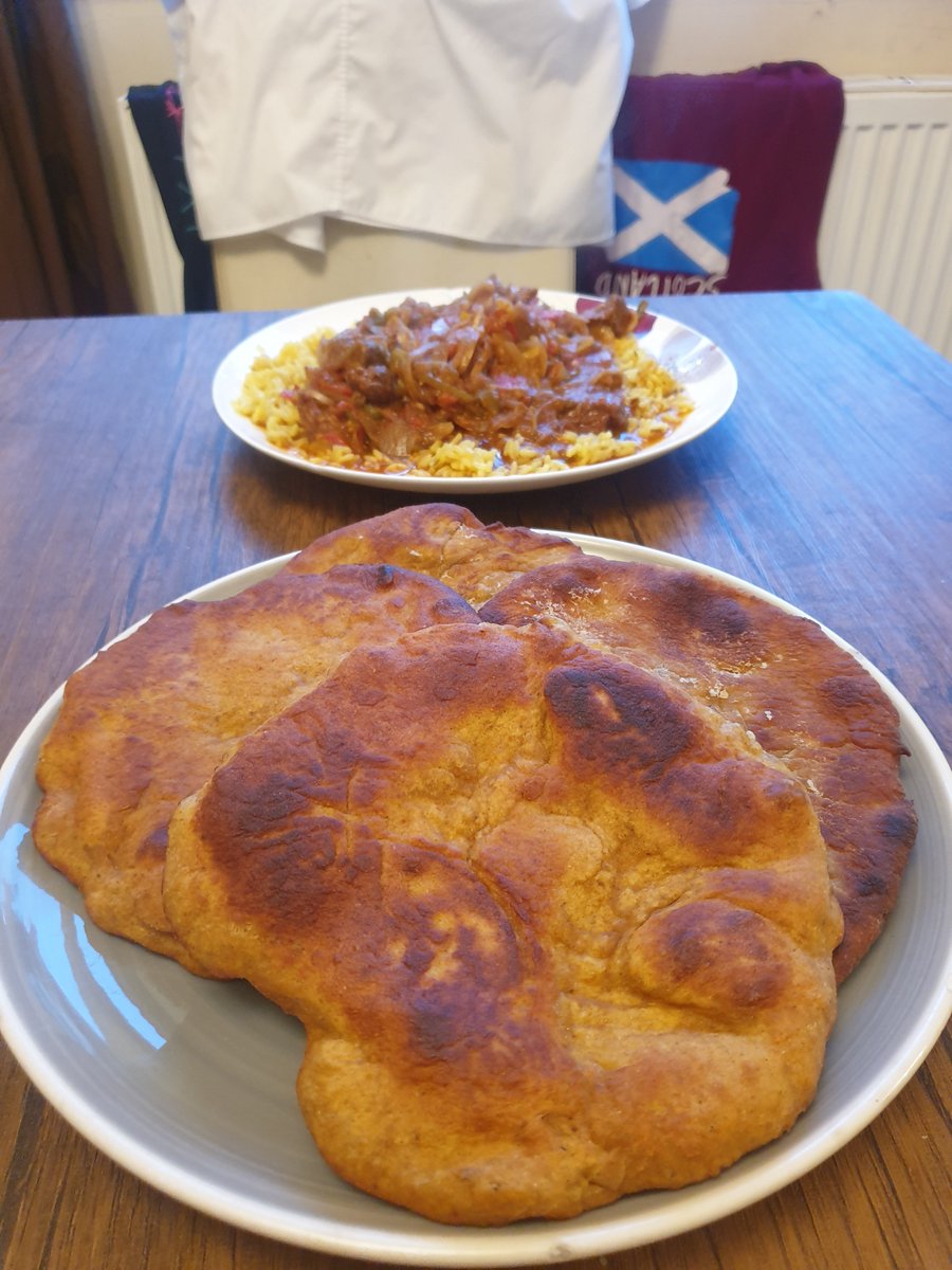 Homemade Beef Madras for dinner tonight &amp; I've even made his highness curried naan bread yet again I've impressed my little self 😆😆 xxxxx