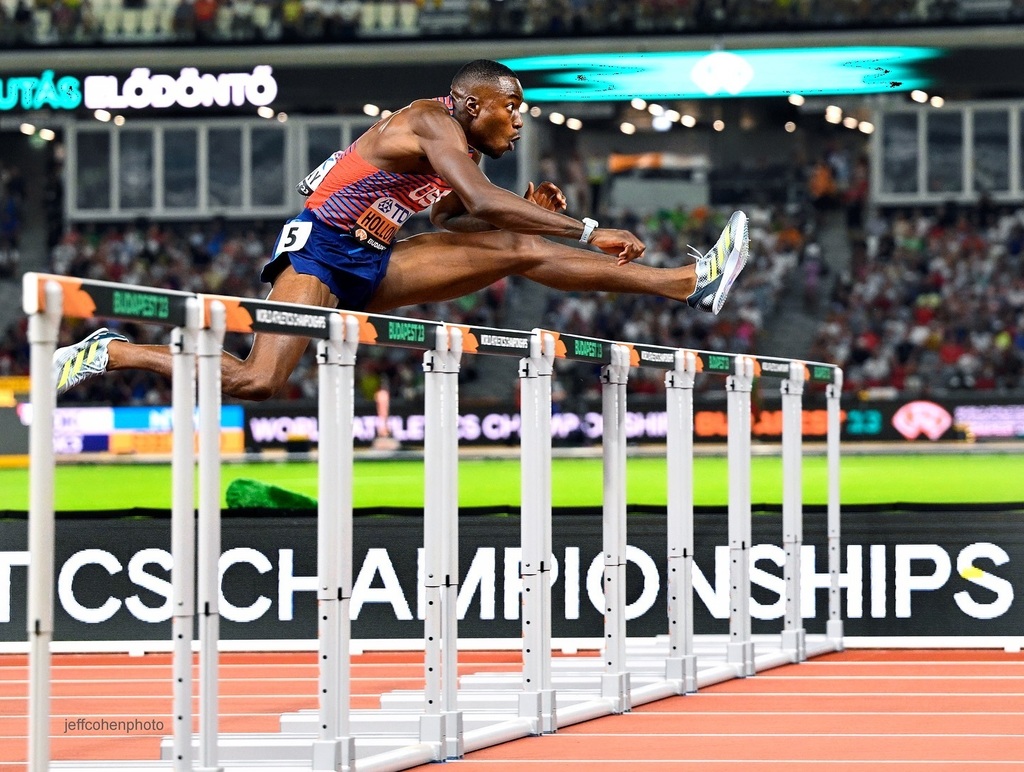 Grant Holloway, 🇺🇸, 110m hurdles. World Champ. Budapest23. . . . . . #grantholloway #usatf #110mhurdles #trackandfield #hurdles #athletics #jeffcohenphoto #worldchampion #budapest23 @flaamingoo_ instagr.am/p/C4tI3q-PFns/