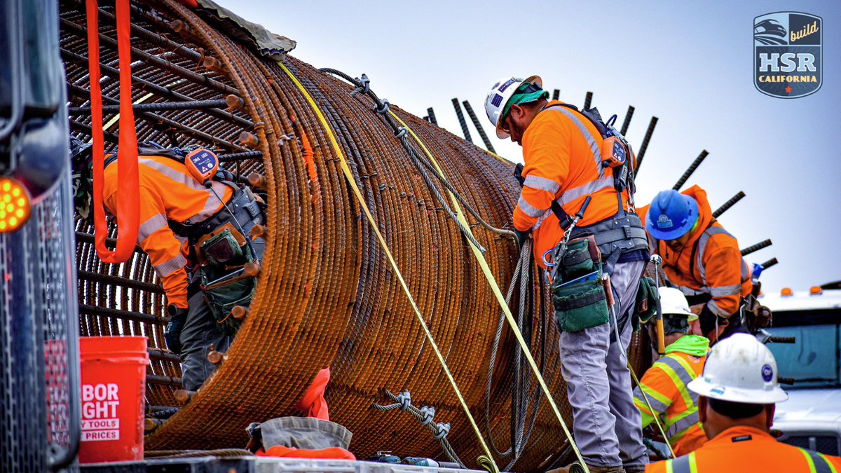 CaHSRA's tweet photo. 🚨🚨🚨
Let’s celebrate! We've created 13,000+ good-paying construction jobs on the nation’s first high-speed rail project.
More than 70% of these jobs have gone to Central Valley residents. Thank you to all the workers making HSR a reality!
#BuildHSR #CaliforniaJobsFirst https://t.co/Btl1py0tqd